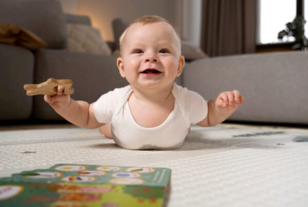 il tummy time è fondamentale per lo sviluppo del neonato