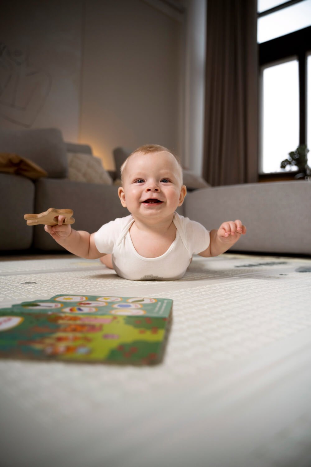Tummy Time Neonato: perché è fondamentale per lo sviluppo e come farlo in modo semplice